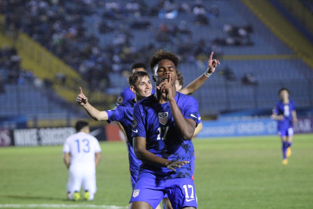 Keyrol Figueroa mandó a callar a la afición chapina.