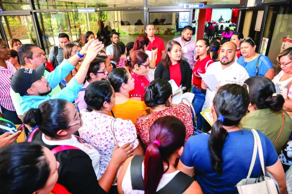 El proceso de matrícula empezó desde el 15 de enero y se prolongará hasta mediados de junio a fin de garantizar los espacios educativos para todos los niños y jóvenes. Se espera una inscripción superior a los 327,000 estudiantes en Cortés.