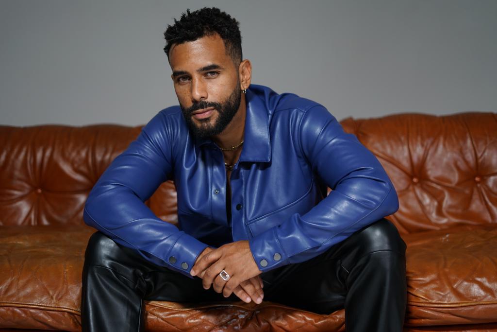 Mayo lanza su nuevo éxito musical “Vestido rojo”