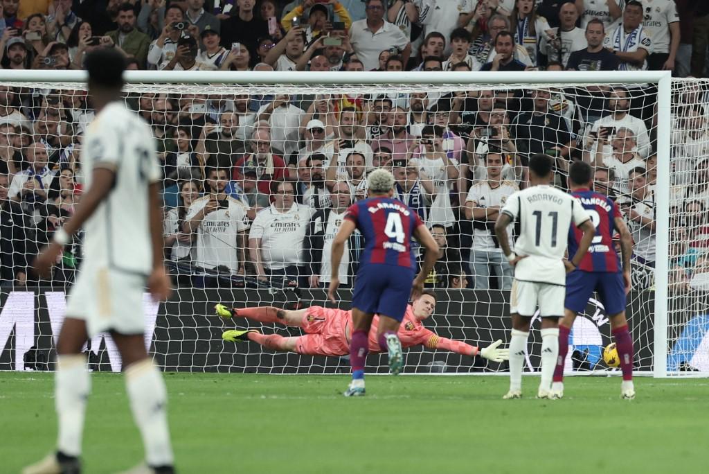 El penal cobrado por Vinicius en el Santiago Bernabéu.