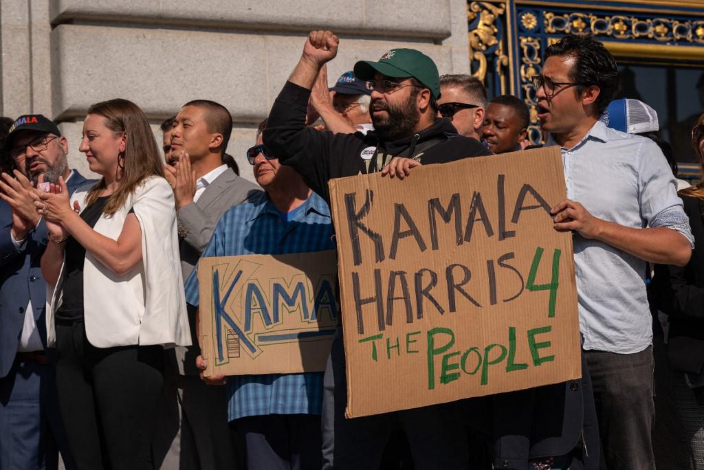 La explosión de narrativas misóginas y sexistas sobre <b>Harris</b>, incluidas historias desmentidas en el pasado, evidencia cómo una candidata no blanca se puede convertir rápidamente en objetivo fácil del abuso, el acoso y la desinformación en línea.