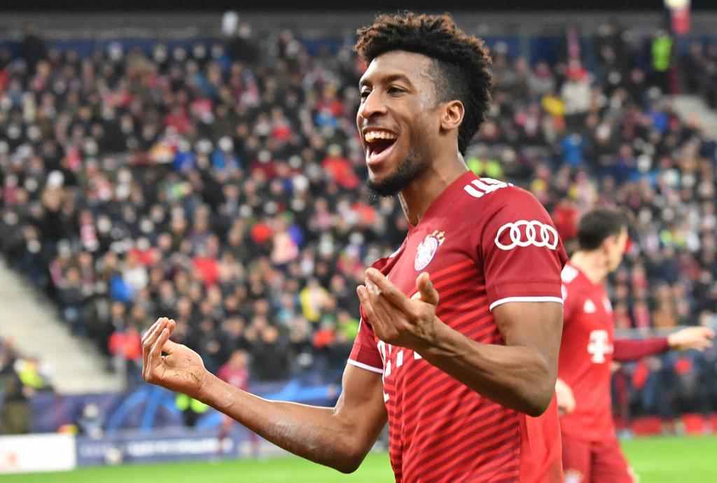 Kingsley Coman celebrando el gol que le dio el empate al Bayern Múnich.