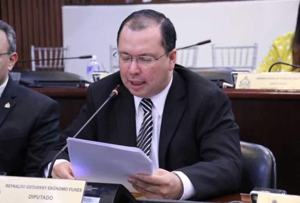 Presentan requerimiento fiscal contra el diputado Reynaldo Ekónomo por corrupción en el IHSS