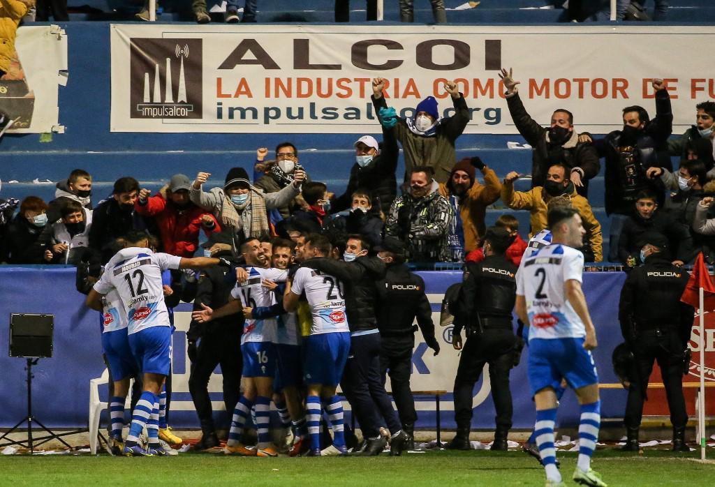 El Alcoyano complicó al Real Madrid ya que le empató el juego.