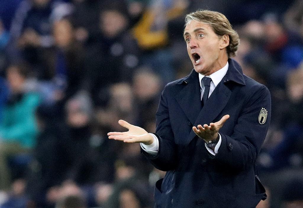 Roberto Mancini, DT de Italia, no podía creer el hecho de que no pudieron vencer a Irlanda del Norte.