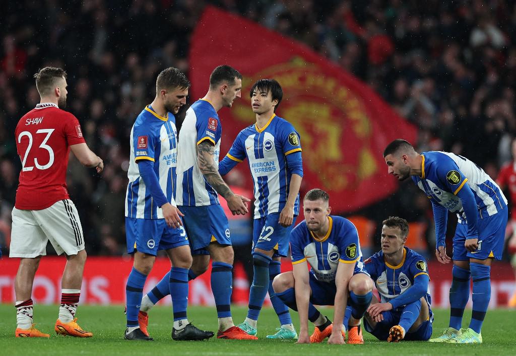 Manchester United avanza con sufrimiento a la final de FA Cup