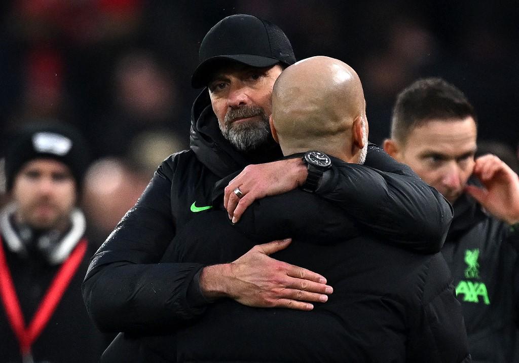 Klopp y Pep Guardiola se dieron un efusivo abrazo.