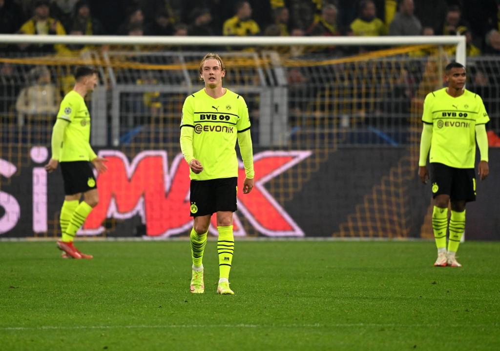 La decepción era evidente en los jugadores del Borussia Dortmund tras perder como local.