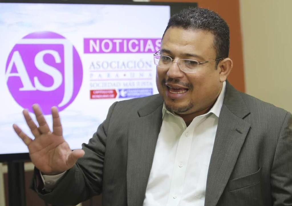 “Inaceptable que exoneren de multa a políticos irresponsables”: Omar Rivera