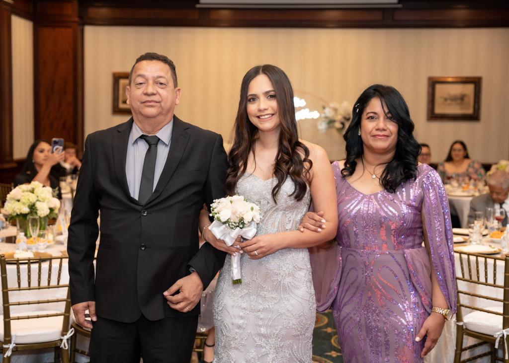 Entre el júbilo y el amor se celebra la boda Cubero Zúniga en SPS