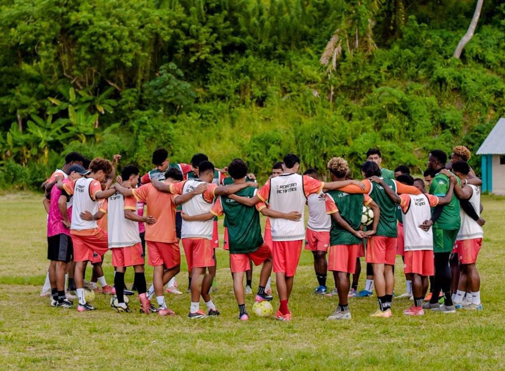 Prefiero que esté preso: Madre entrega a su hijo futbolista que agredió a anciano en Roatán