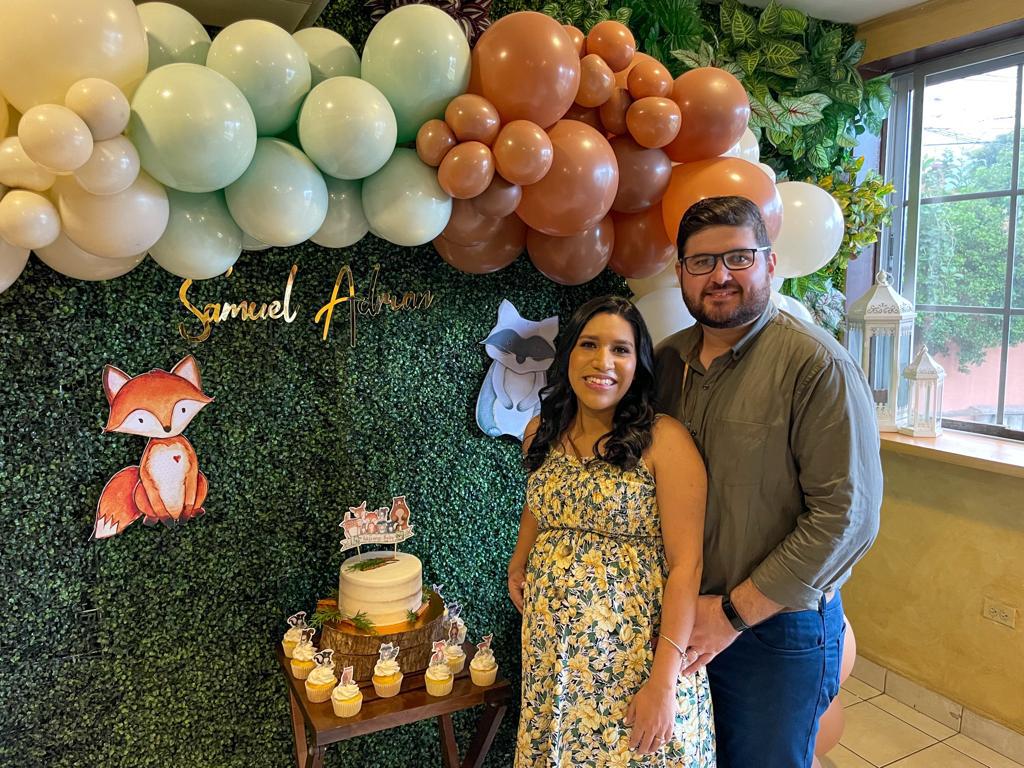 Valerie Peralta de Tróchez es agasajada por su baby shower