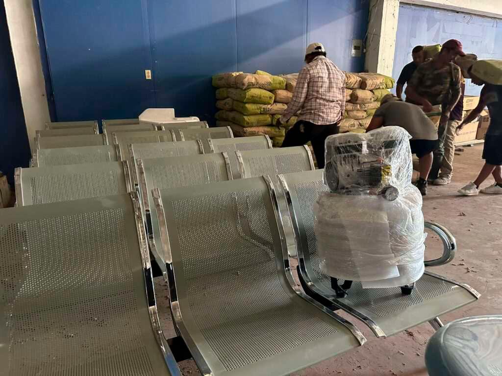 Comando Sur dona clínica a Olanchito