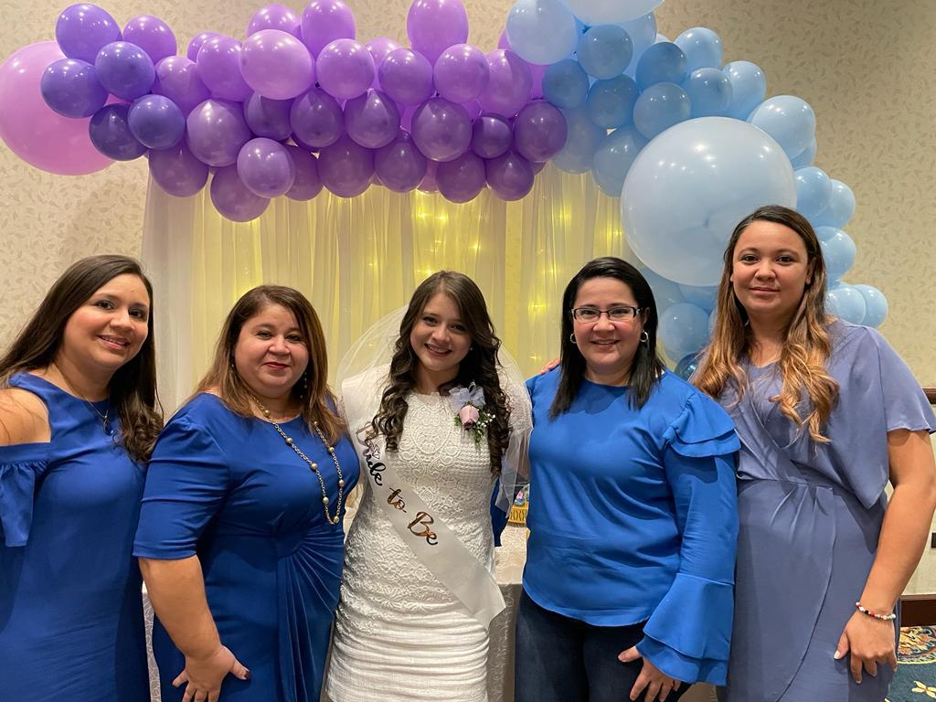 Tarde de café en honor a Candy por su despedida de soltería