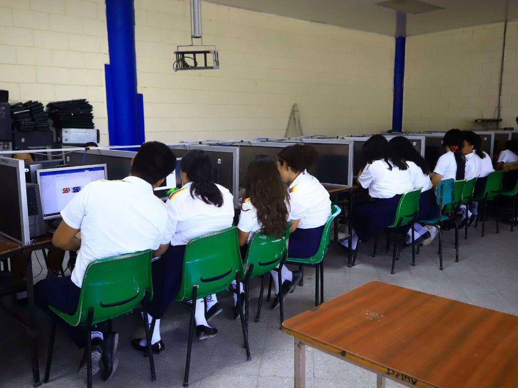 $!El internet en el Intae es lento y controlado. Además, solo funciona en los laboratorios y en el edificio administrativo.