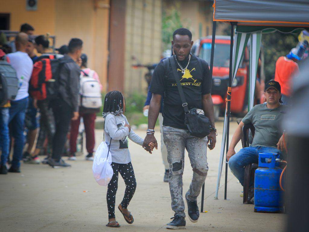 $!Hambre, frío y peligros pasan los niños migrantes que transitan por Honduras.