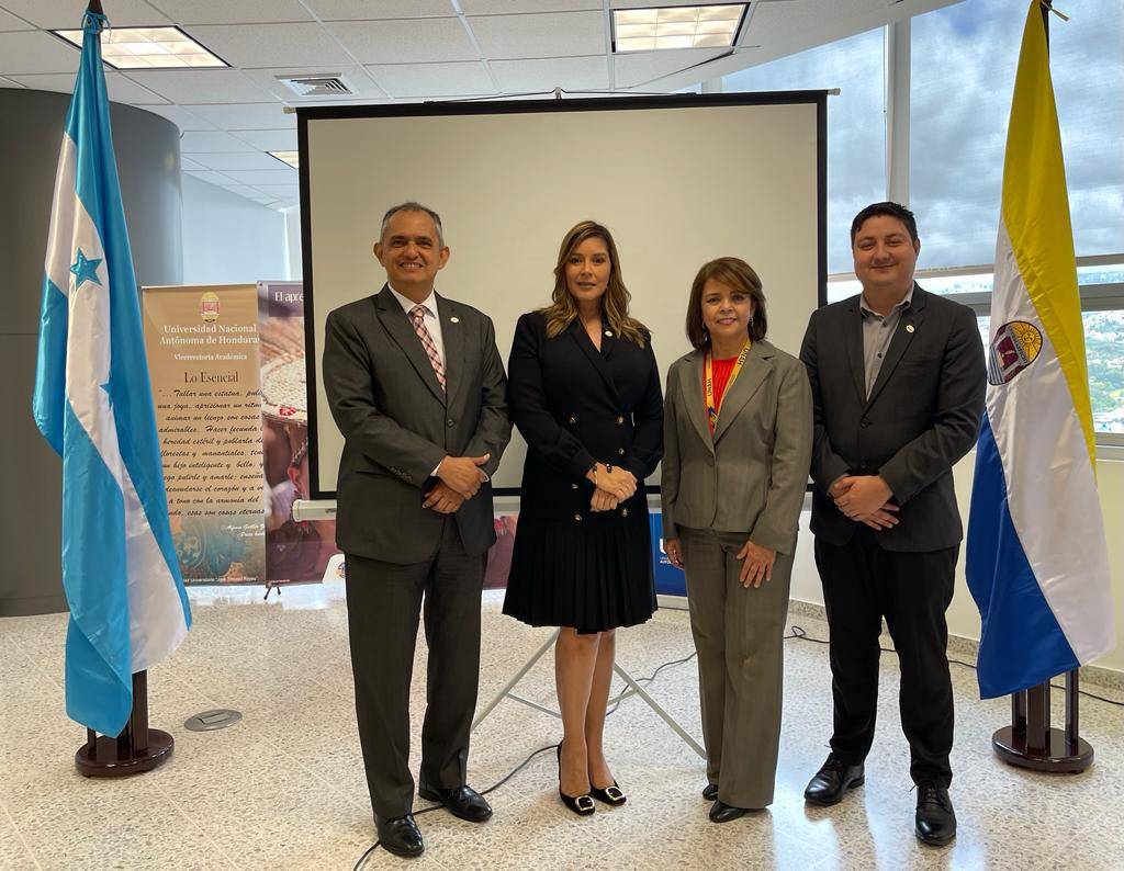 $!El nombramiento de Javier Mejía, como presidente de Consejo Técnico Consultivo refuerza la posición de UTH como un referente en la Formación Académica Superior.