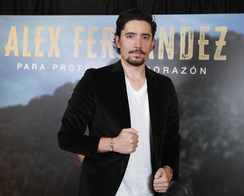 Alex Fernández continúa hospitalizado tras ser diagnosticado con dos infecciones