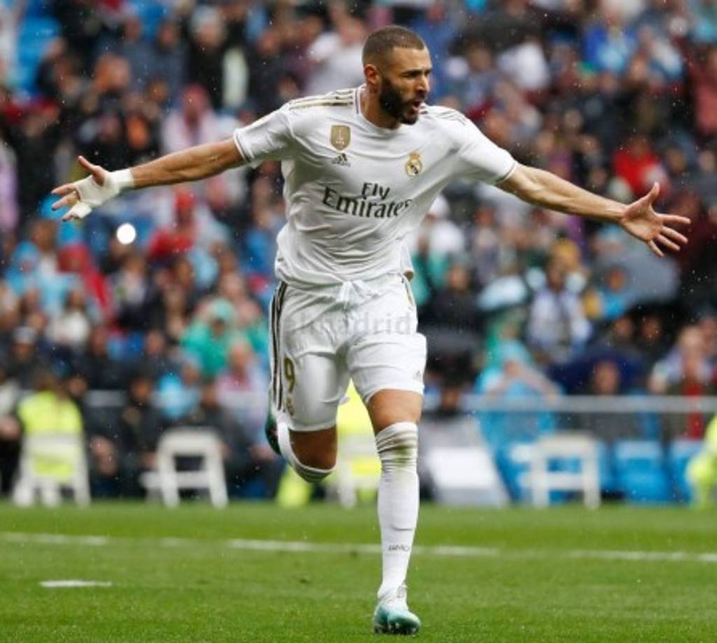 Monsieur Benzema festejando su segundo gol del partido.