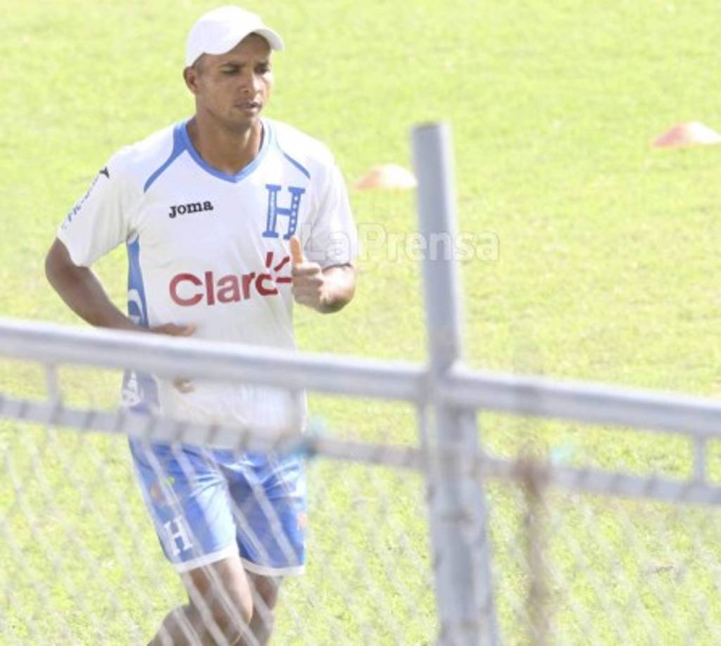 Donis Escober entrenó aparte en el entrenamiento. FOTO Delmer Martínez.