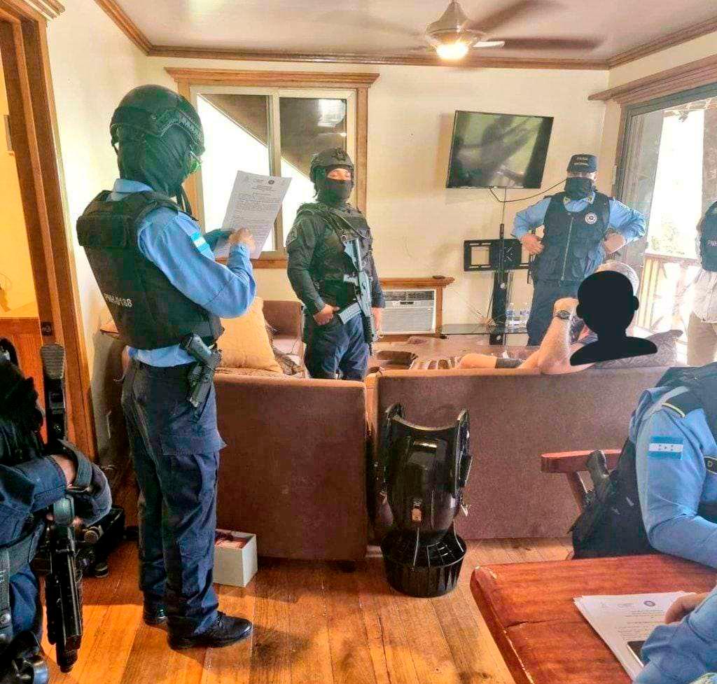 Hallan indicios de Angie Peña en vivienda de estadounidense en Roatán