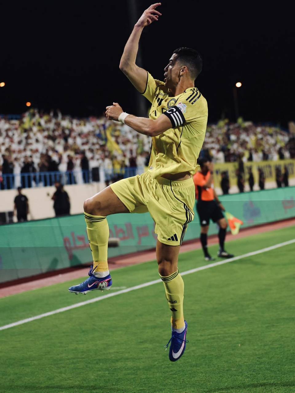 Cristiano Ronaldo celebrando su gol con su tradicional festejo.