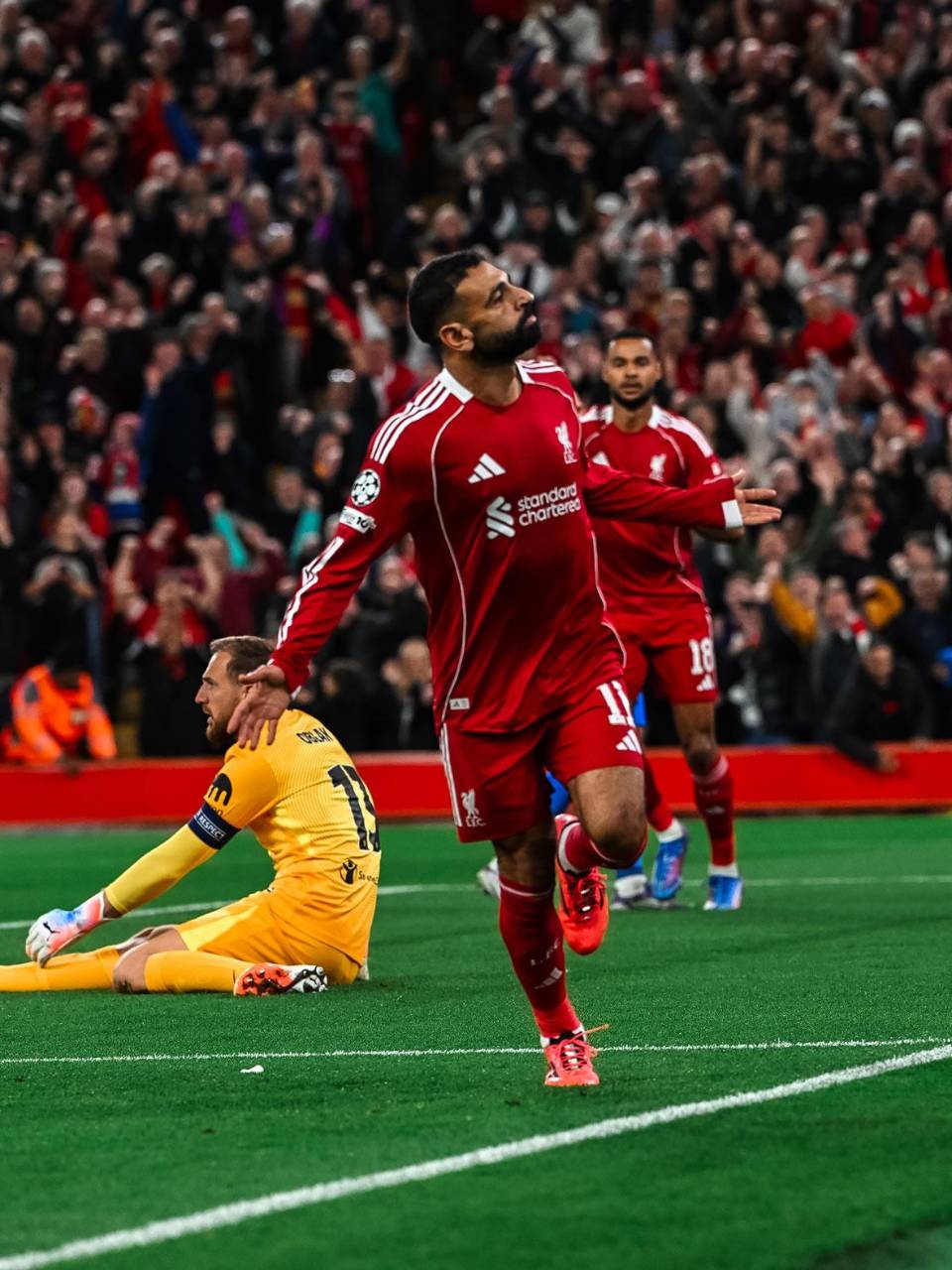 Mohamed Salah marcó el segundo gol del Liverpool y dejó sentado a Jan Oblak.