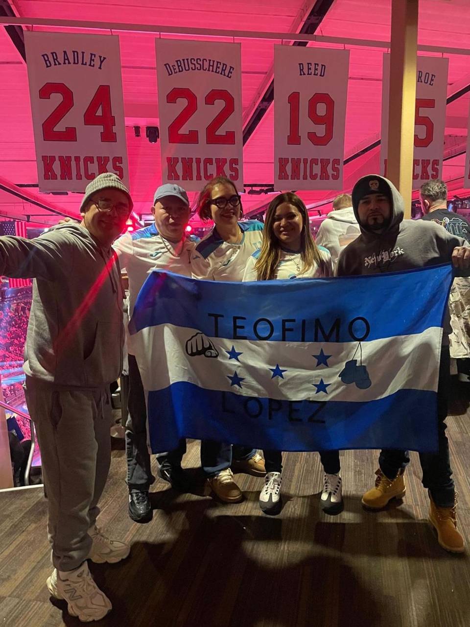 La familia hondureña que llegó a apoyar a Teófimo López.