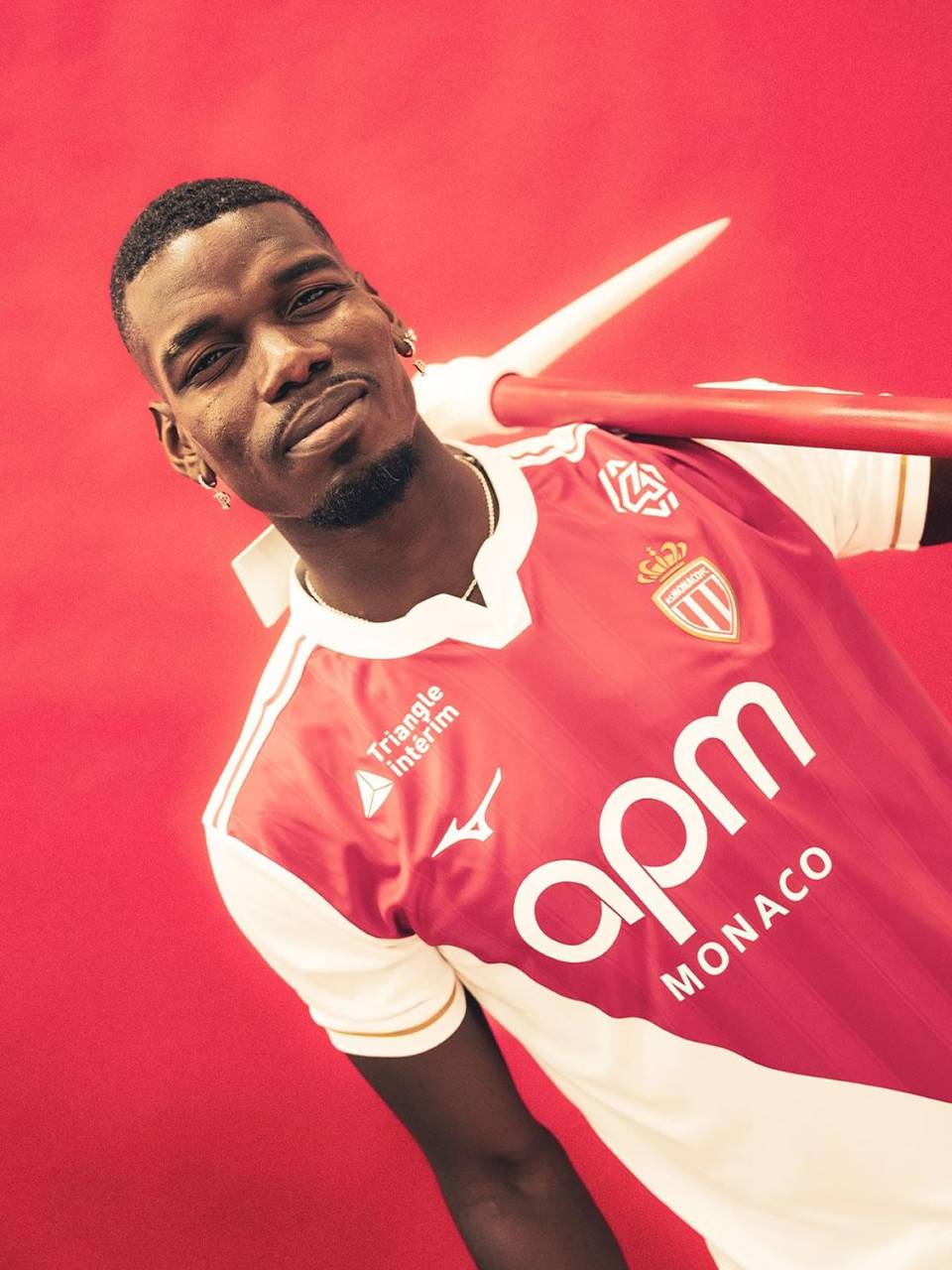 Paul Pogba ya luce los colores del Mónaco, su nuevo equipo.