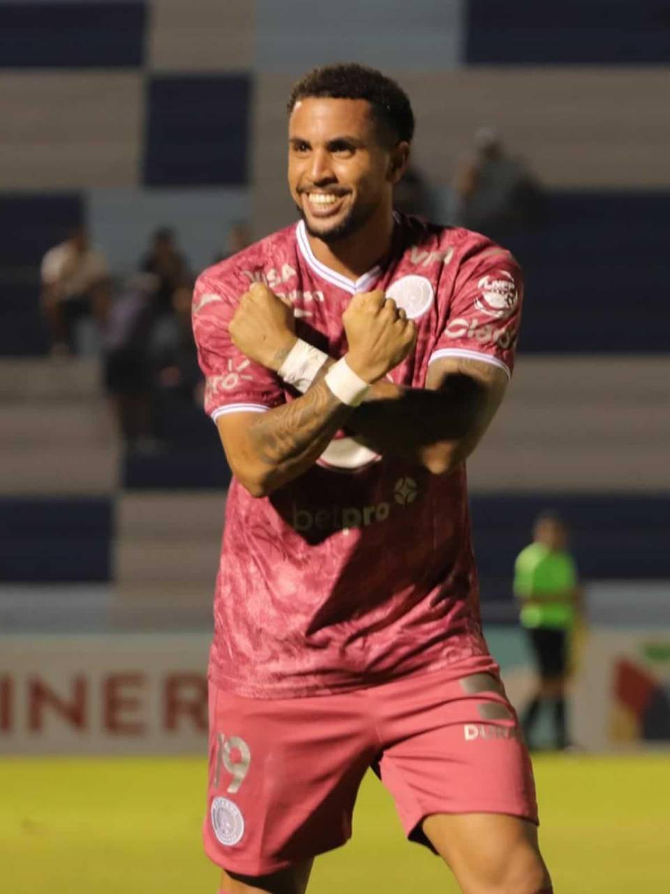 Así celebró Rodrigo de Olivera su gol en La Ceiba.