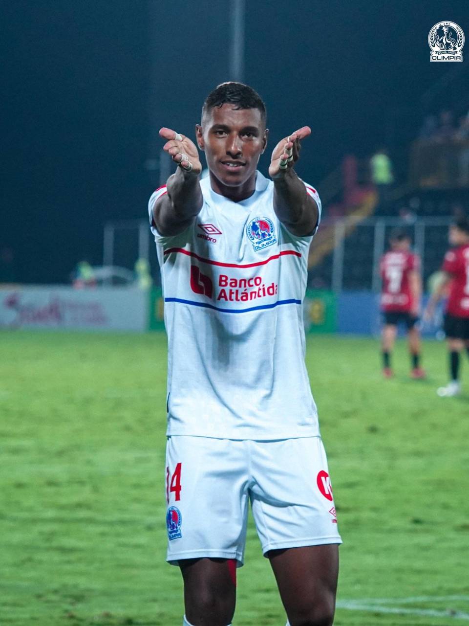 La celebración de Marcos Montiel tras su gol que puso en ventaja al Olimpia.