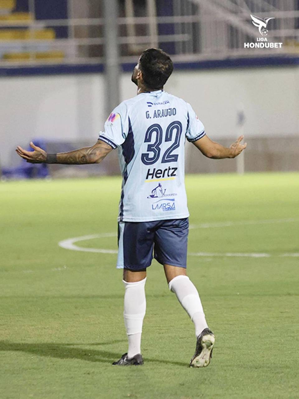 Gabriel Araújo anotó un golazo de tiro libre y salvó de la derrota al Génesis PN.