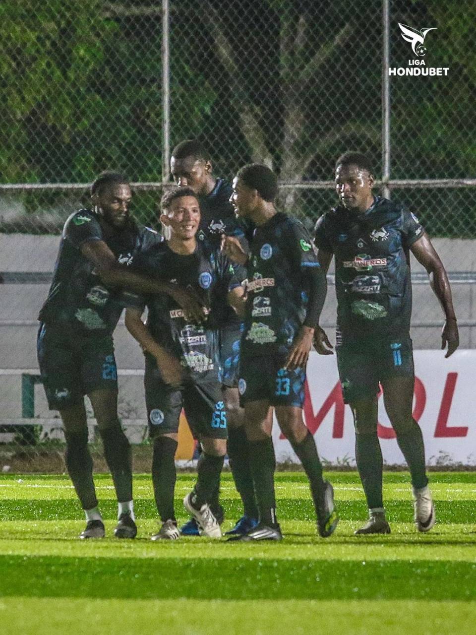 El Victoria le ganó un partido de locos al Juticalpa por 3-4 en San Francisco de La Paz.