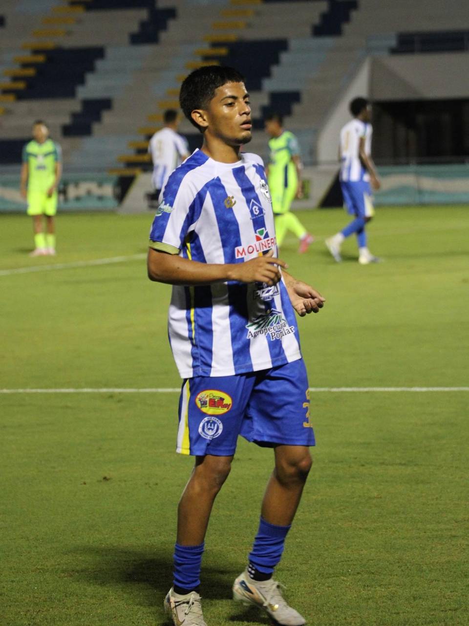 Luis Hernández se lució y dio las dos asistencias para el triunfo del Victoria.