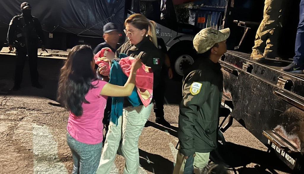 México halla a 231 migrantes de Guatemala y El Salvador hacinados en un tráiler