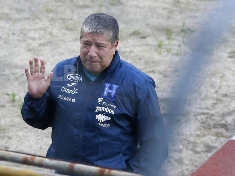 Hernán Gómez pidió mejores canchas en Honduras.