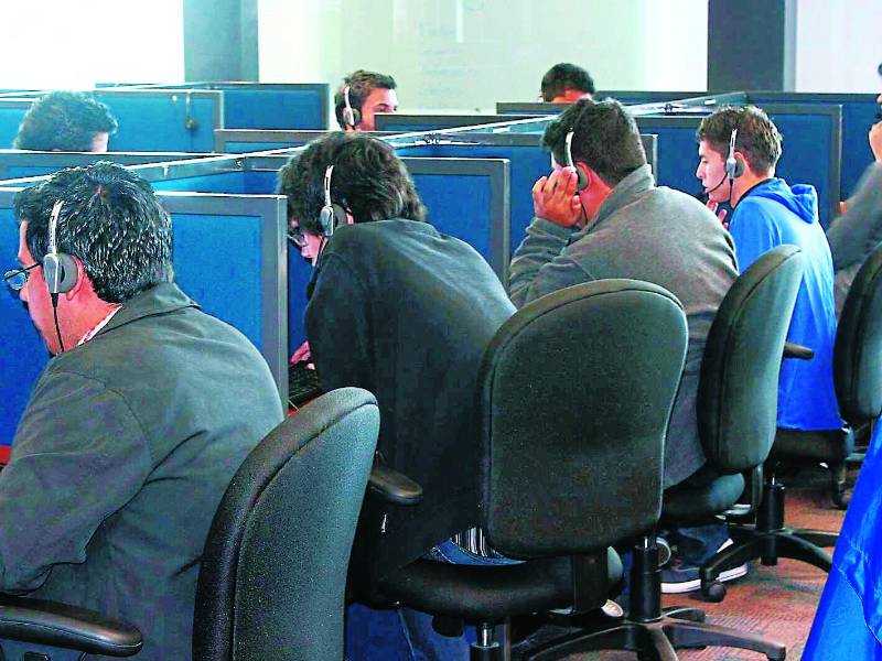 En los call centers y sector turismo están las empresas que más trabajadores por hora tienen.