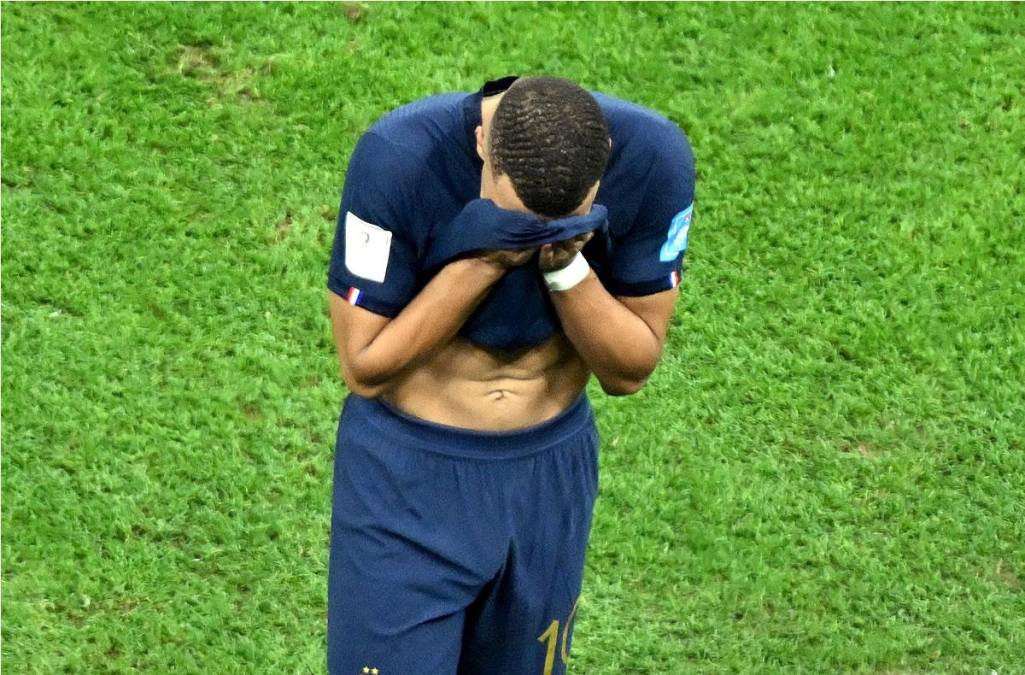 Kylian Mbappé acabó destrozado por la derrota de Francia en la final del Mundial de Qatar 2022.