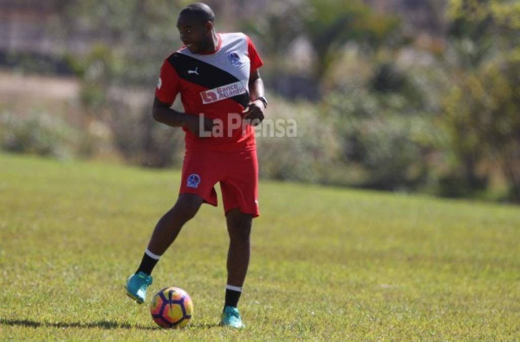 Hoy el mediocampista hondureño demostró que poco a poco se comienza a poner en foma y no descarta que pueda jugar con el Olimpia lo más pronto posible.