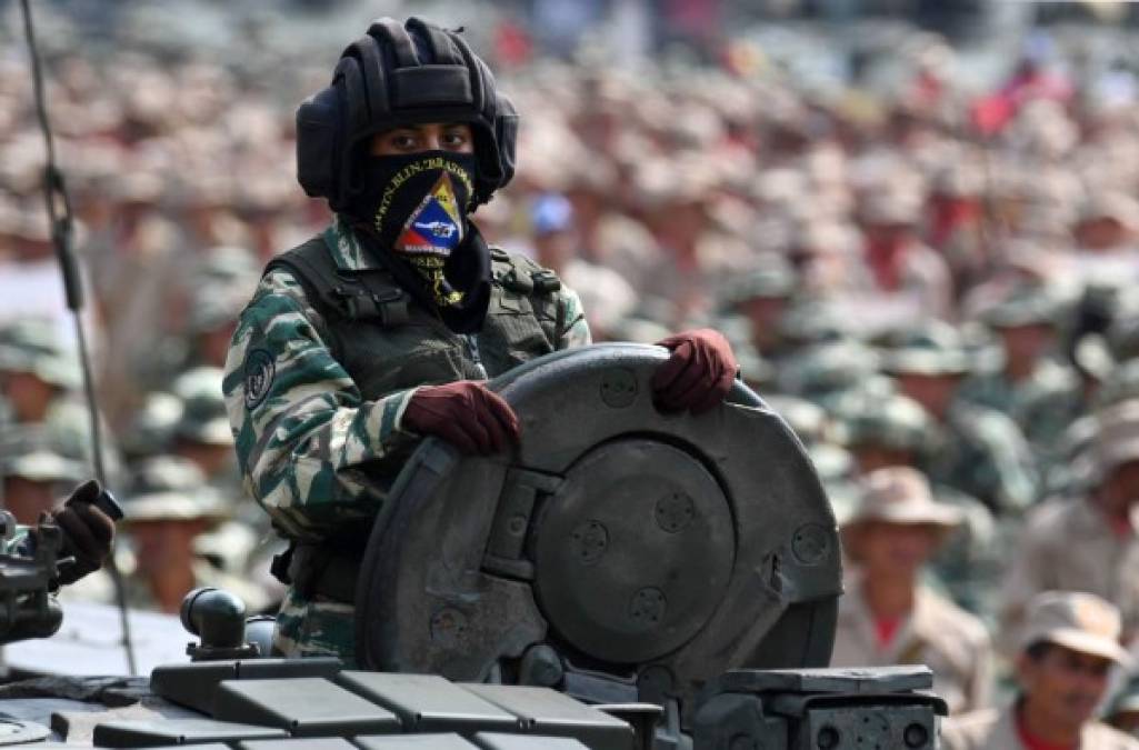 Gran parte de las armas y vehículos de guerra exhibidas por el ejército venezolano en el desfile militar de ayer es de procedencia rusa.