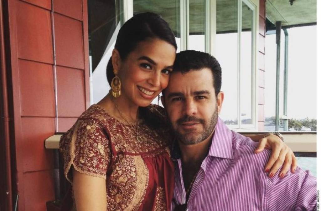 El actor mexicano Eduardo Capetillo, quien está casado con la también actriz y presentadora Bibí Gaytán, reveló que fue diagnosticado con cáncer de piel por asolearse mucho.