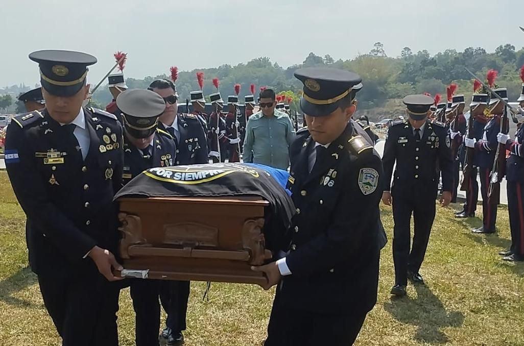 Mi hijo “cayó en una trampa”: padre del comisario Lester Amador asesinado en Corinto