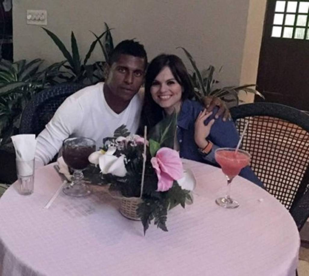 Karen Torres es la esposa del destacado delantero hondureño Carlo Costly.