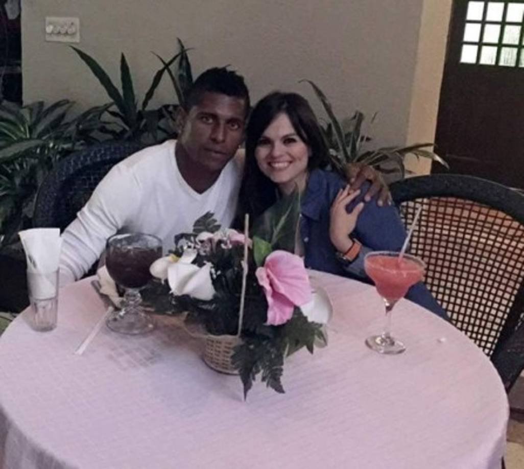 Carlo Costly ha tenido en su carrera deportiva el gran respaldo de su esposa Karen Torres.