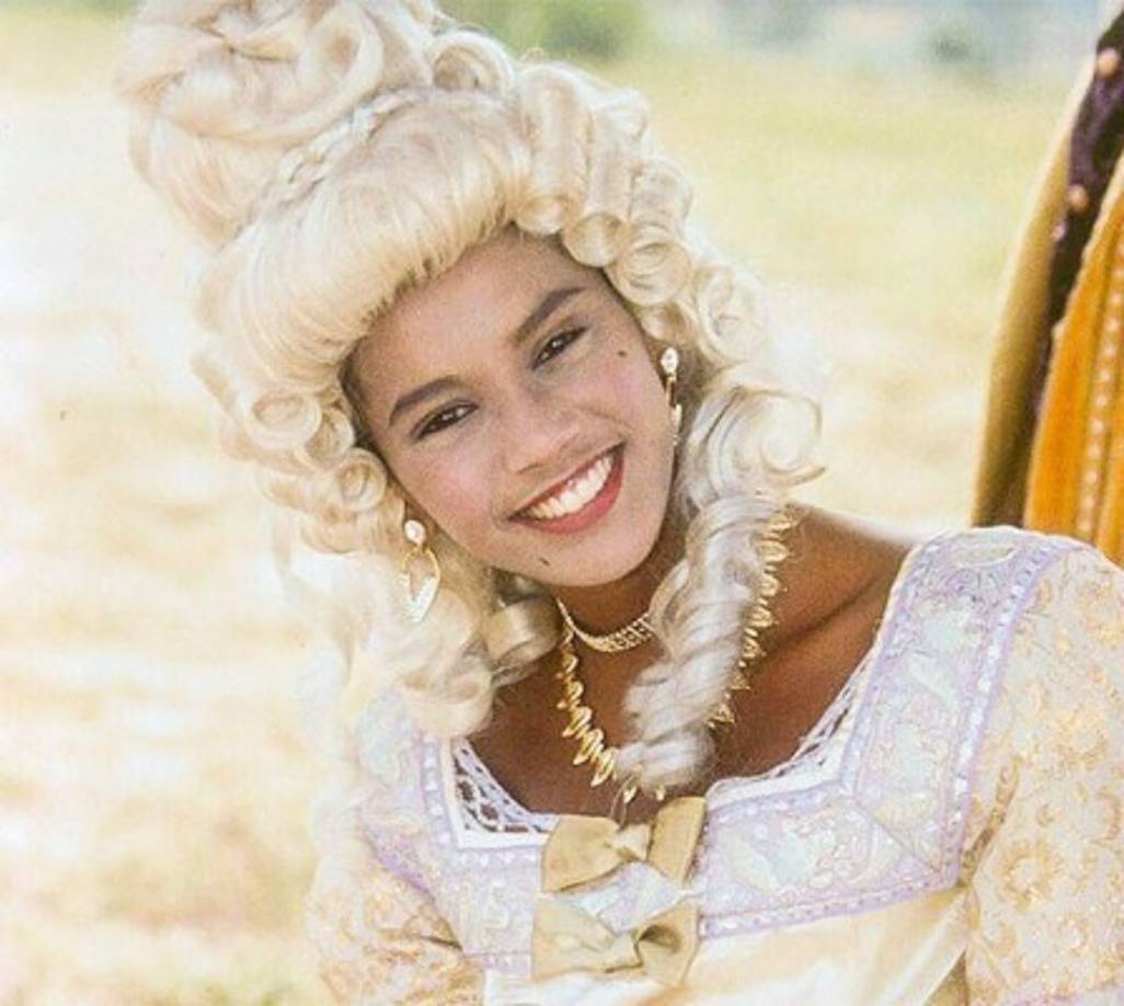 Xica se convirtió en la mujer del Comendador con quien tuvo hijos y se convirtió en la persona más rica y poderosa de la región.