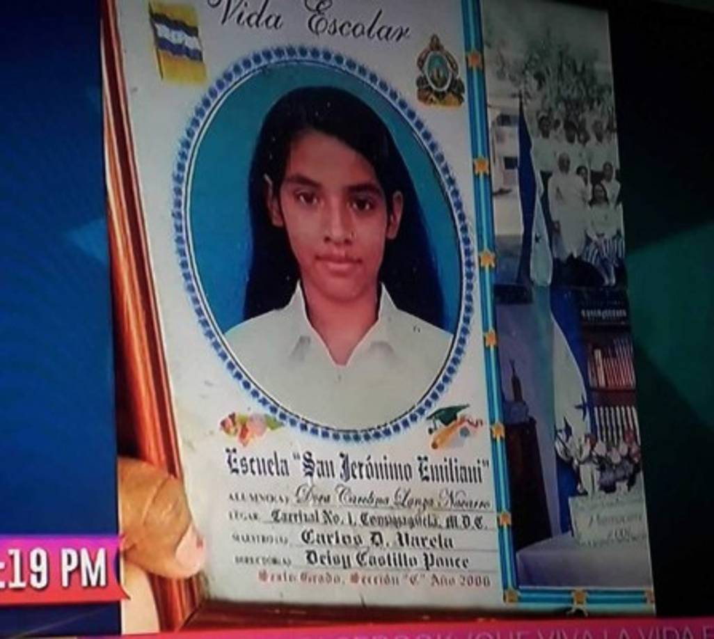 La presentadora de HCH también recordó sus años de estudiante con una foto de un antiguo diploma, mostrada durante la emisión del noticiero de la tarde. <a href='https://www.laprensa.hn/fotogalerias/farandula/1384003-411/carolina-lanza-celebra-cumplea%C3%B1os-amor-vida-hijo-thiago' style='color:red;text-decoration:underline' target='_blank'>MIRA: Carolina Lanza celebra el cumpleaños del amor de su vida, su hijo Thiago</a>