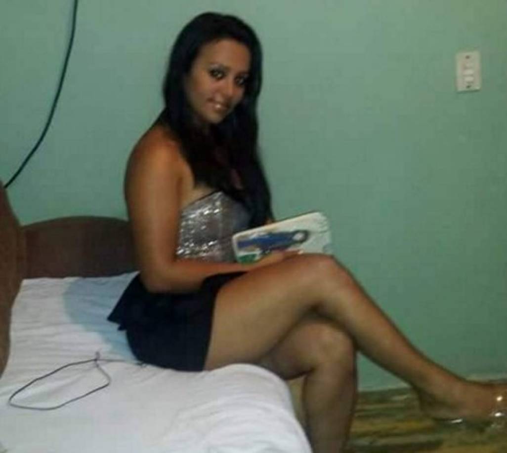 Al consultarle si utiliza alguna cábala dijo. 'Lo primera que hago al salir al área técnica es encomendarme a a Dios para que me de sabiduría, luego hablo con los jugadores para que no menosprecien a ningún rival por bueno o malo que sea porque todos merecen respeto'.