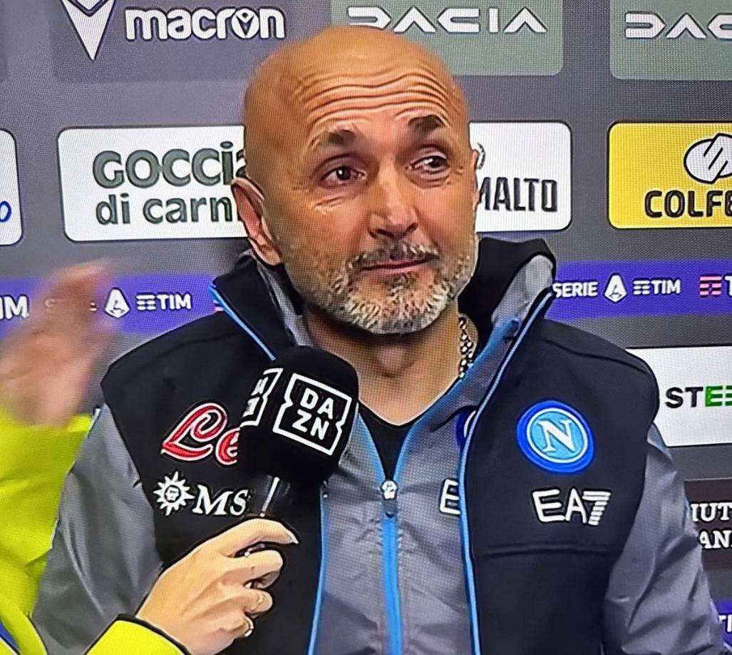 Luciano Spalletti no pudo contener las lágrimas al momento de hablar ante los medios.