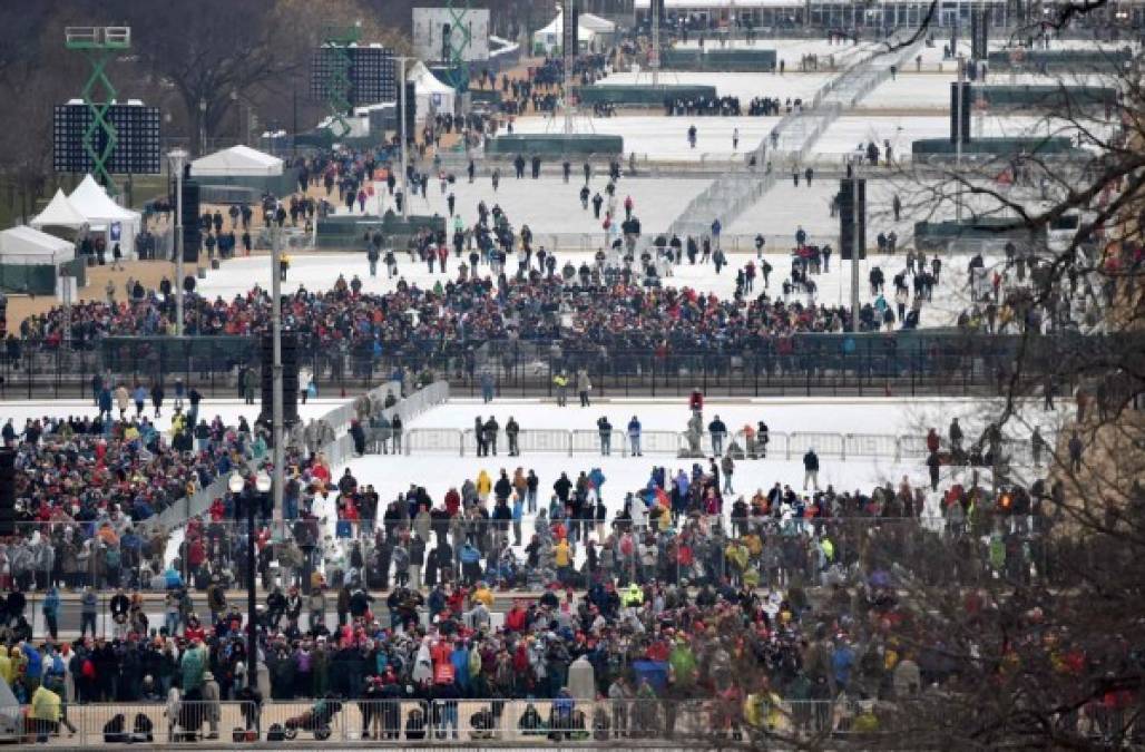 Pese a los pronósticos de lluvia, se espera que al menos 900 mil personas asistan a la juramentación del magnate republicano como el presidente número 45 de EUA.