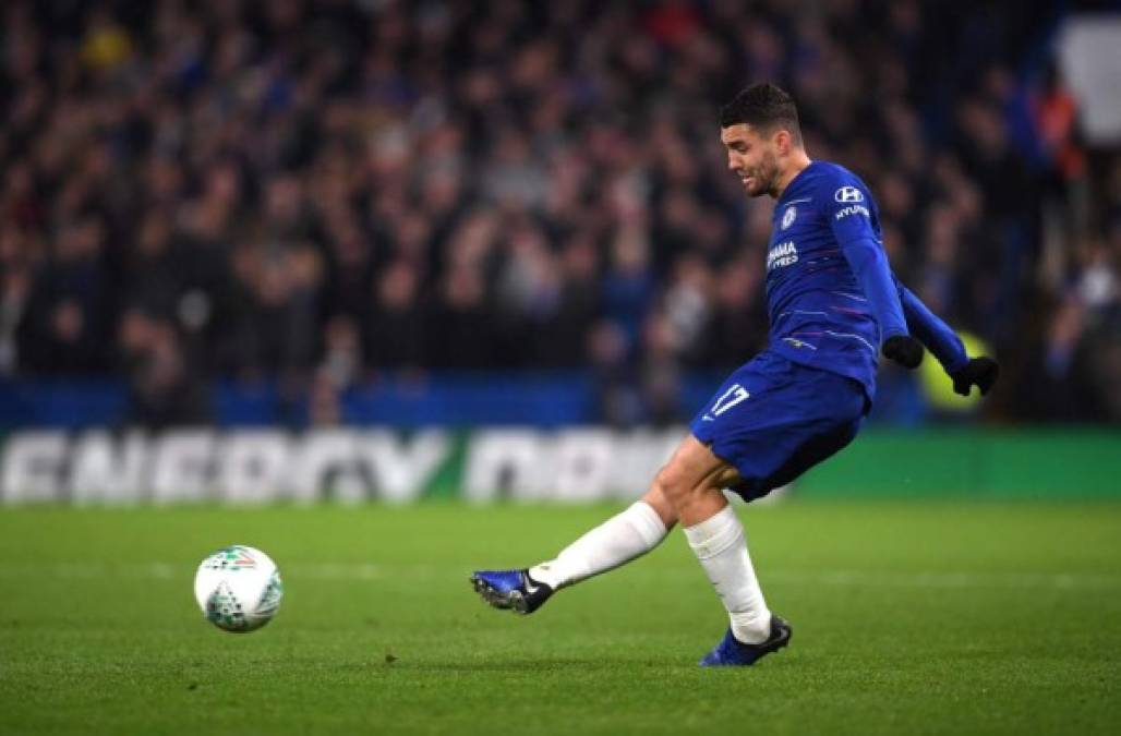 Mateo Kovacic: El centrocampista croata de 25 años de edad jugó cedido a préstamo esta campaña en el Chelsea. Su ficha le pertenece al Real Madrid y en el club blanco están en negociaciones para venderlo al equipo inglés.